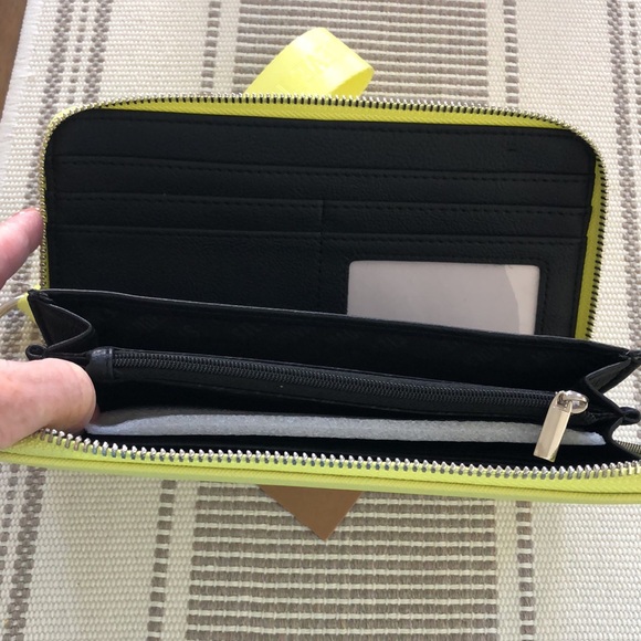 Steve Madden wristlet NWT super cute! - Picture 2 of 2